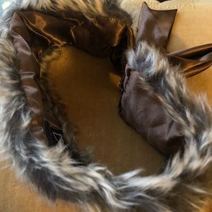 🧸Faux Fur HeadBand in Stunning Satin Brown Bow🧸